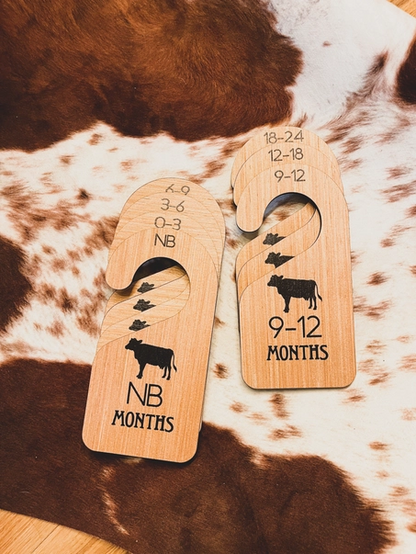 Cattle Ear Tag Baby Closest Hangers With Milestone Cards